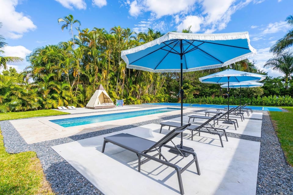 Your ultimate poolside escape! Lounge in style under the Florida sun.