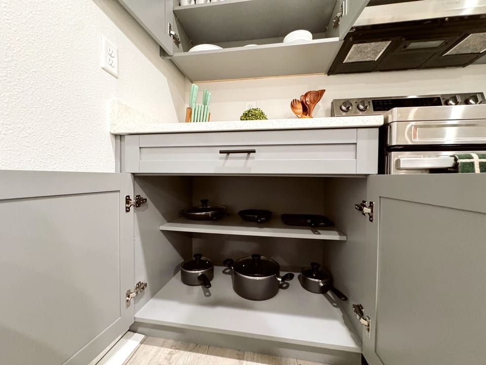 Full kitchen