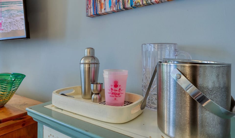 Cheers to Vacation—Drinks, Anyone?