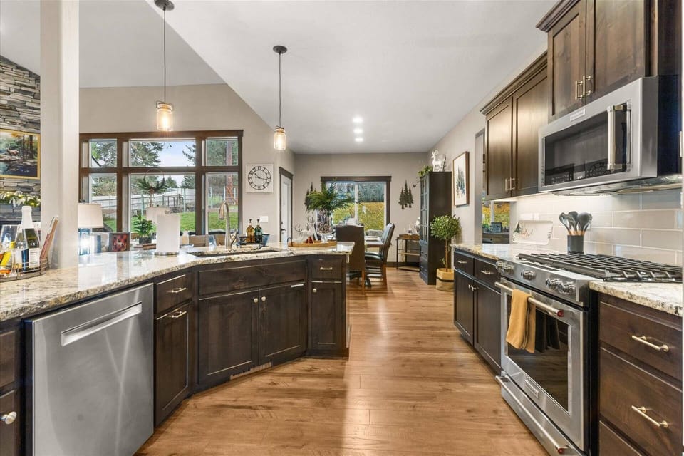 All the kitchen necessities, plus a walk-in pantry!