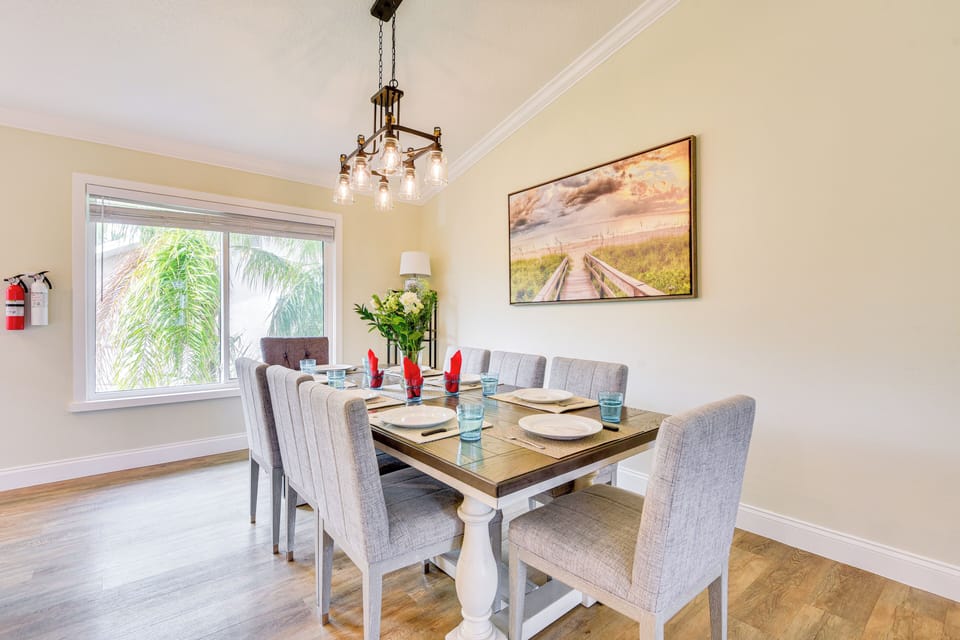 Dining Area | 1st Floor