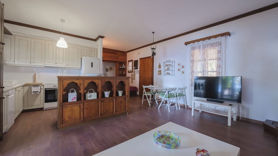 Squirrel BeachFront Villa, Metamorfosi (29)