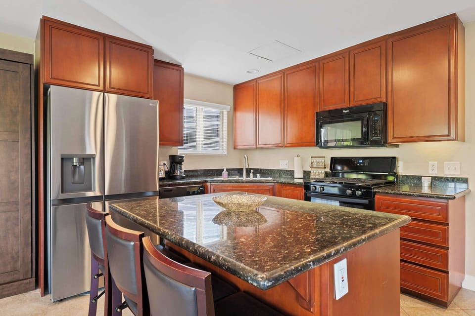 Counter seating for 3 