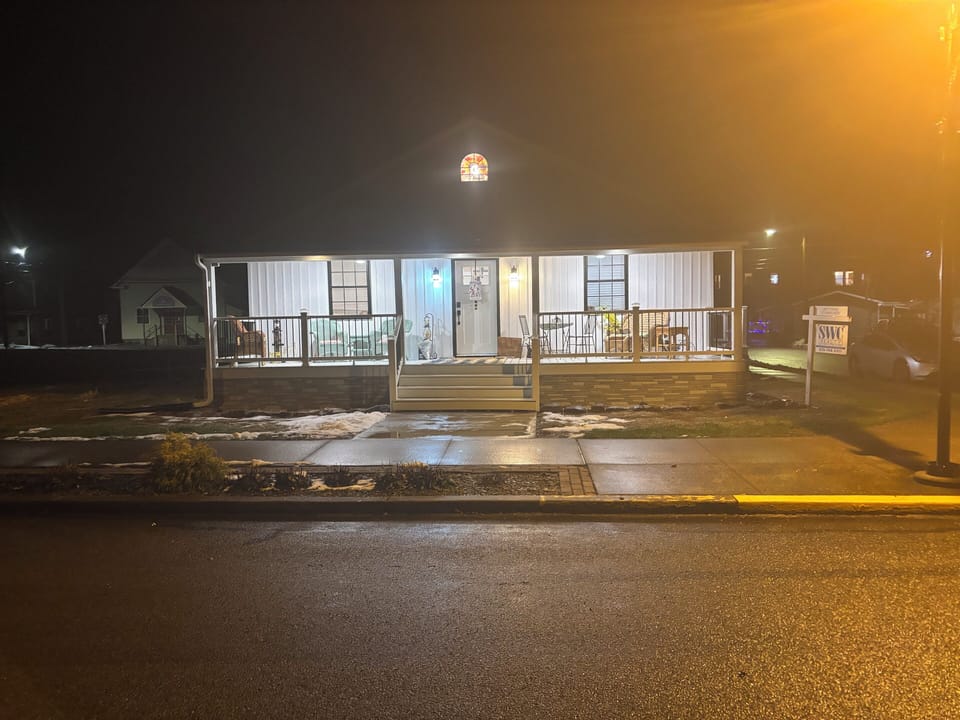 plenty of parking in front of the house and also on the side Ample light.