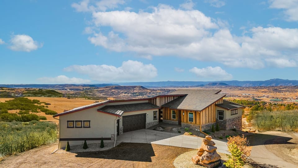 Endless mountain views on one of the highest spots in Castle Rock!