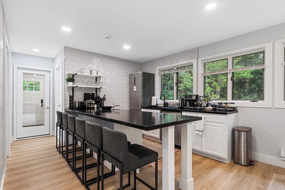Fully equipped kitchen. Stove works with special pots only.