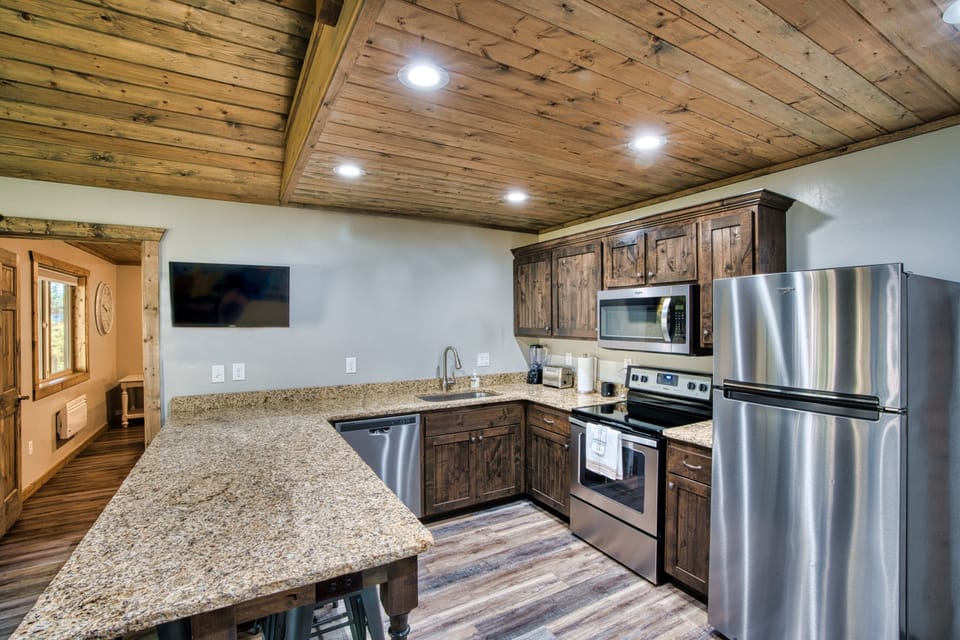 6-4 Kitchen