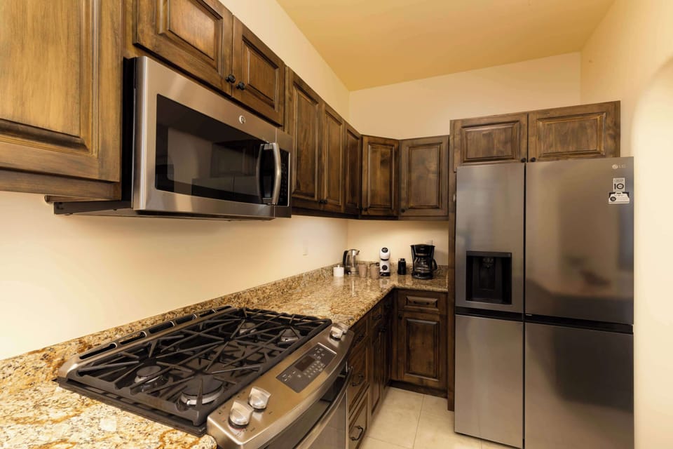 Whether it’s coffee or a feast, this kitchen has you covered.
