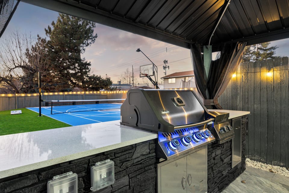 Outdoor Kitchen Space