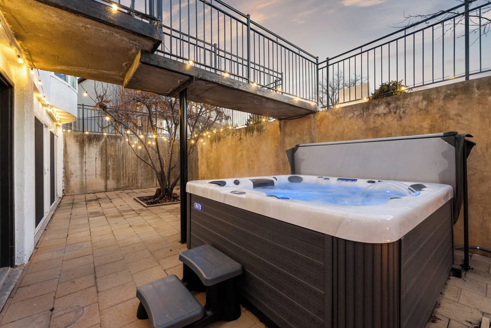 Luxurious Hot Tub