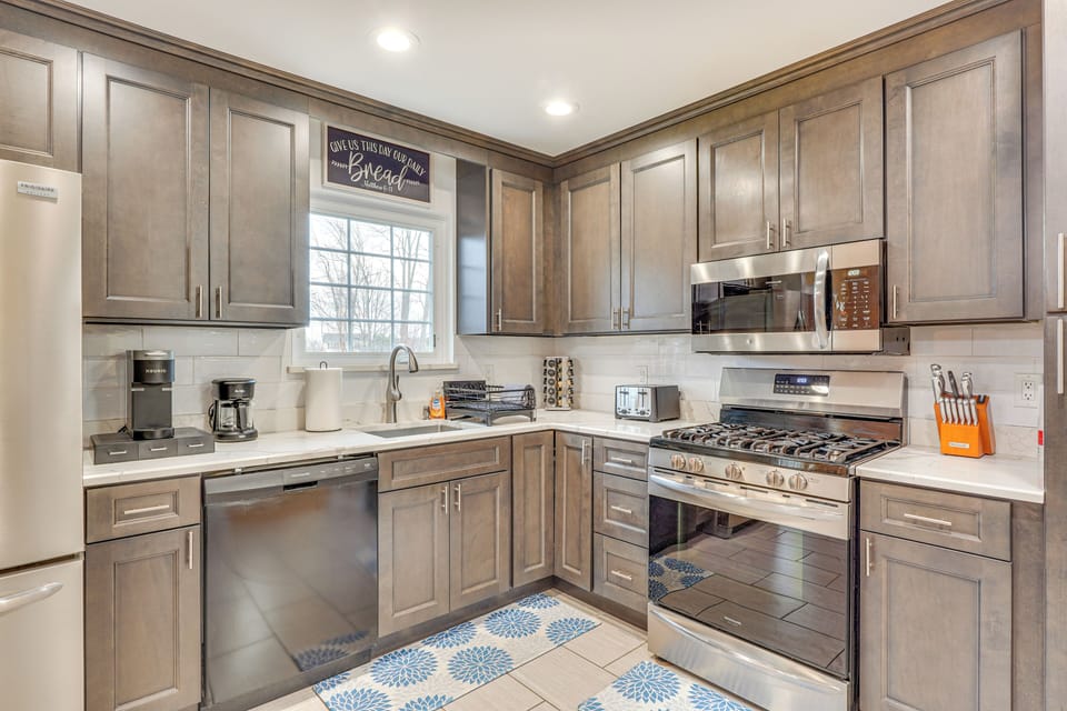 Kitchen | Keurig & Drip Coffee Makers | Dishwasher | Cooking Basics