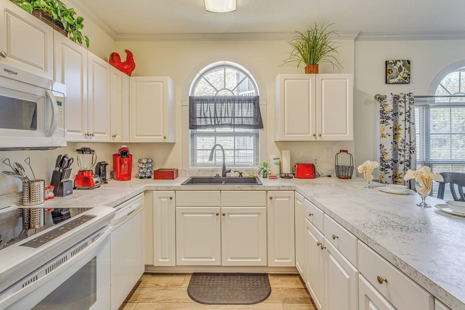 Kitchen | Cooking Basics | Blender | Toaster | Single-Serve Coffee Maker
