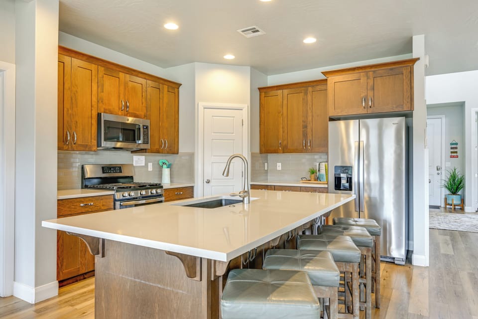 Kitchen | Slow Cooker | 1st Floor