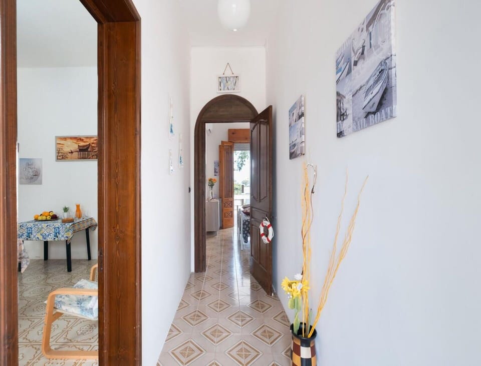 Autumn, Kitchen, Living Room, Spring, Summer