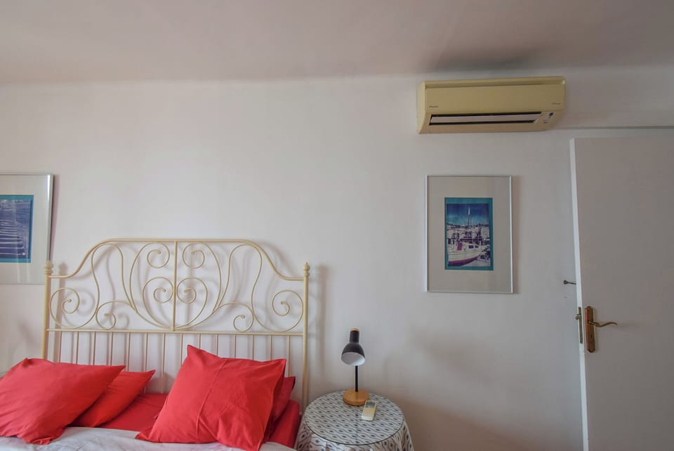 A/C in the bedroom