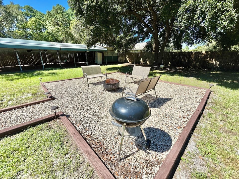 Firepit and grill area