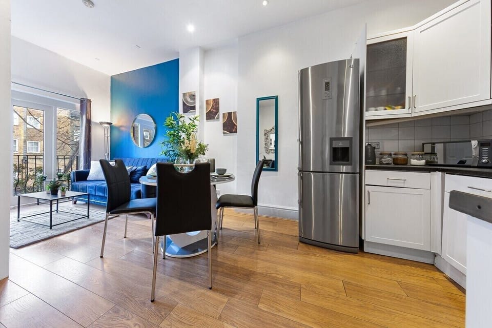 Living Room / Lounge