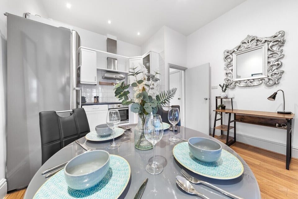 Living Room / Lounge