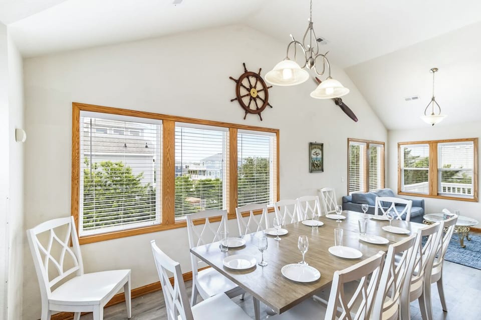 Top Level Dining Area