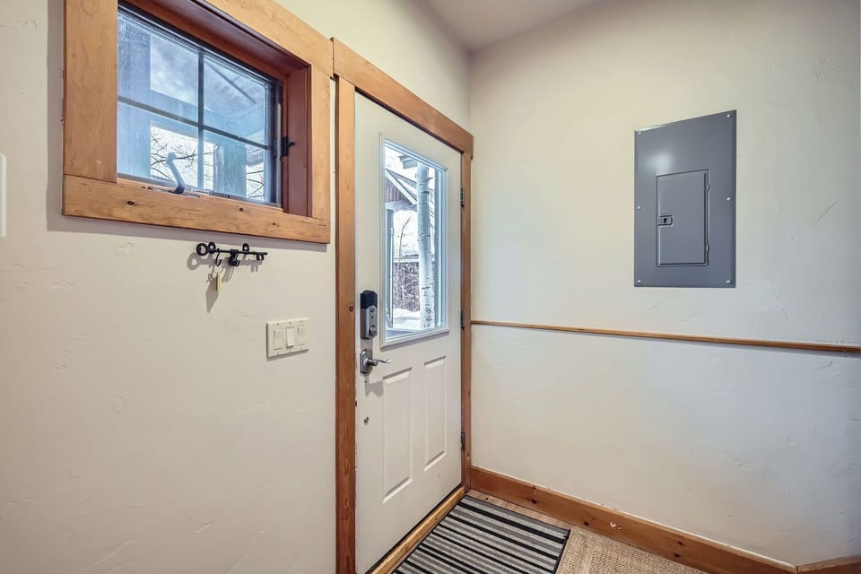 Lower Level Foyer
