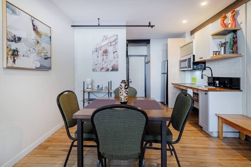 Dining table (4)