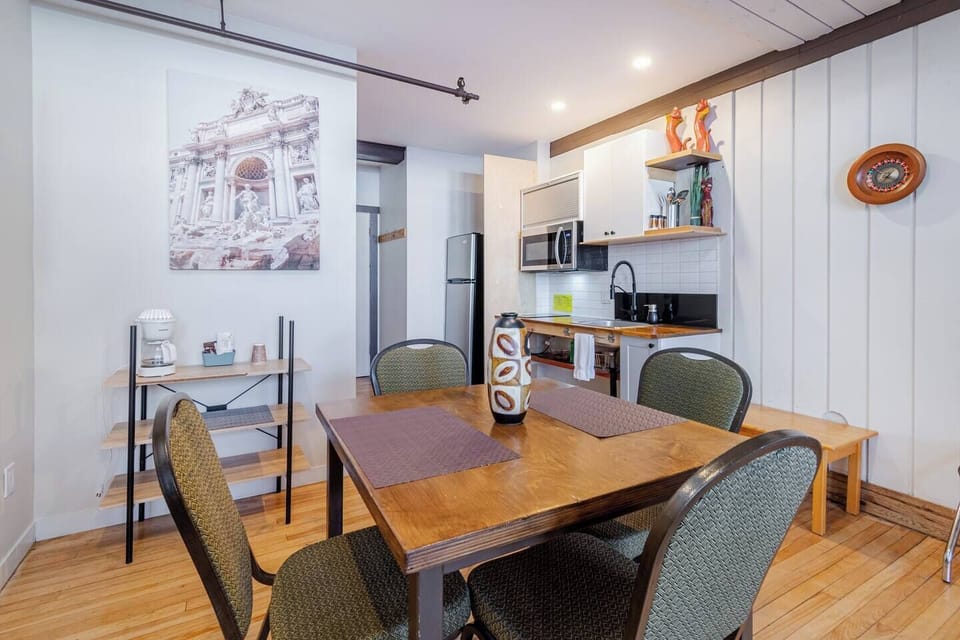 Dining table (2)