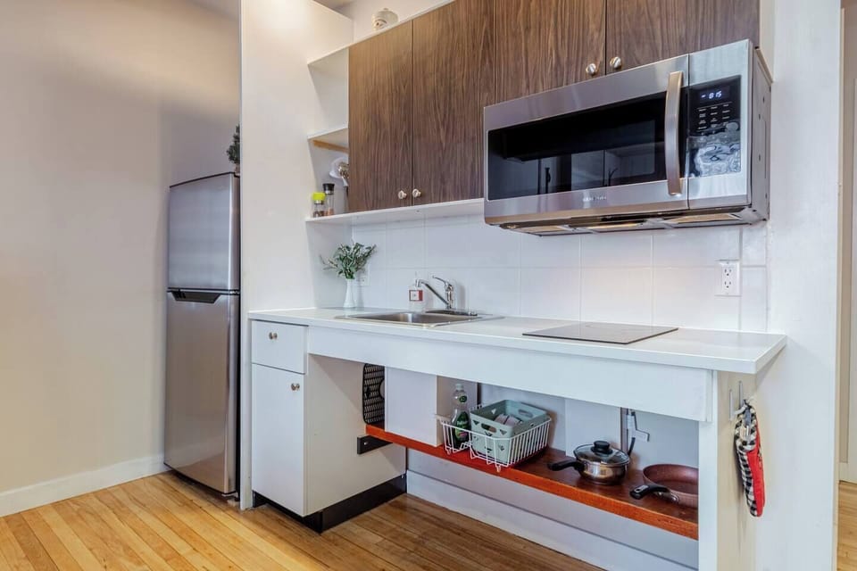 Kitchenette (2)