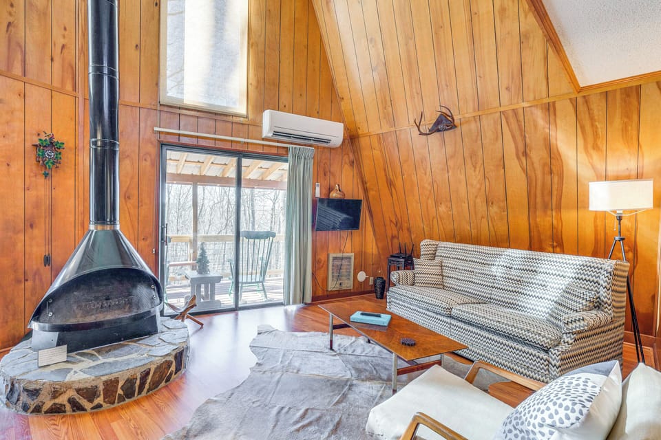 Murphy Vacation Rental | 1BR | 2BA | 1,481 Sq Ft | 5 Steps to Enter