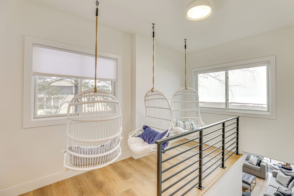 Loft | Swing Chairs | 2nd Floor