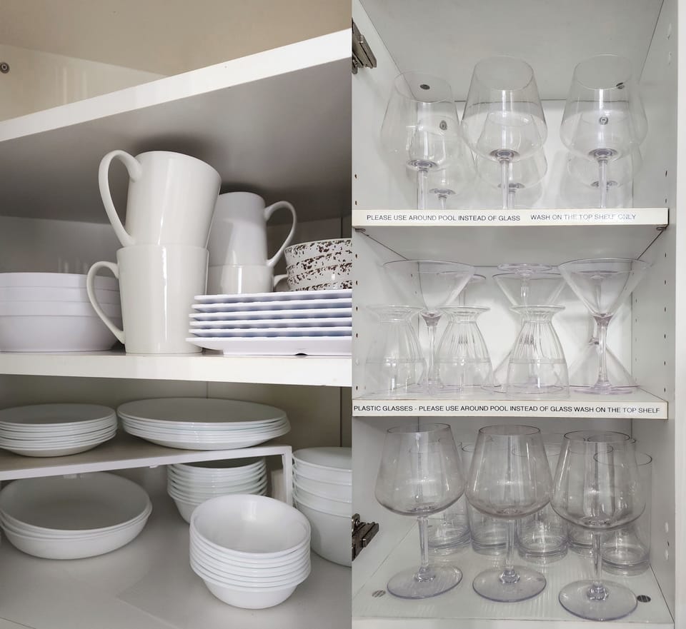 coffee/tea mugs, glasses, plates