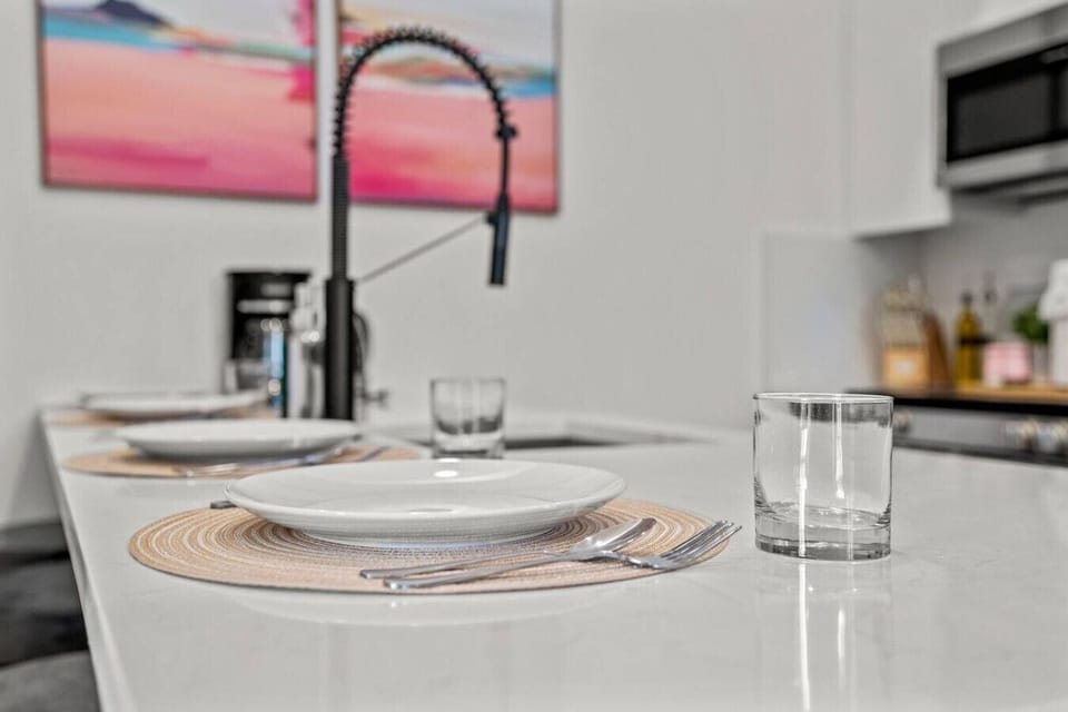 Table setting and placemat for all your dining needs.