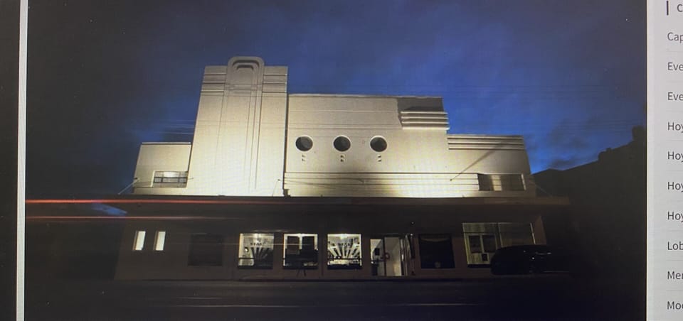 Star Theatre - superb little historic theatre - 10 min walk   good movies 