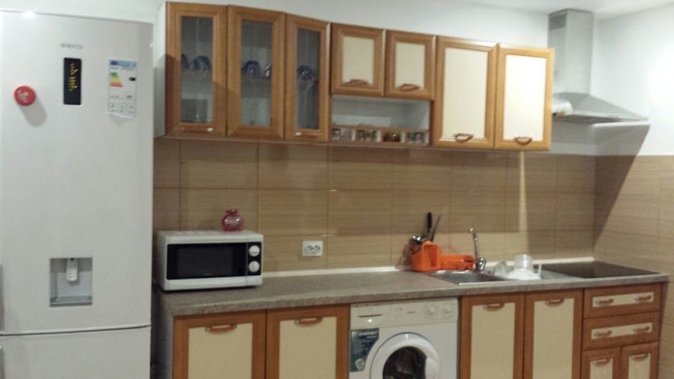 Kitchen (shared space with other guests)