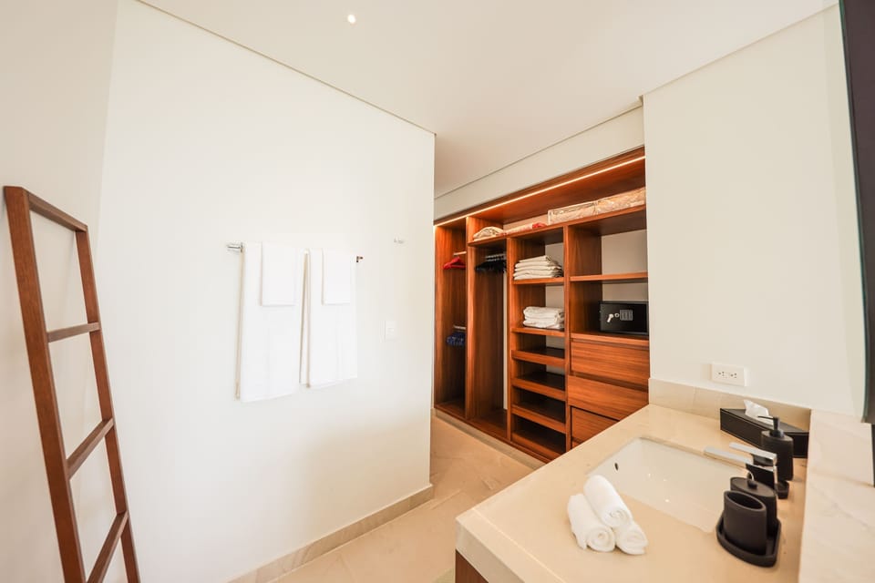 Baño completo con vestidor 