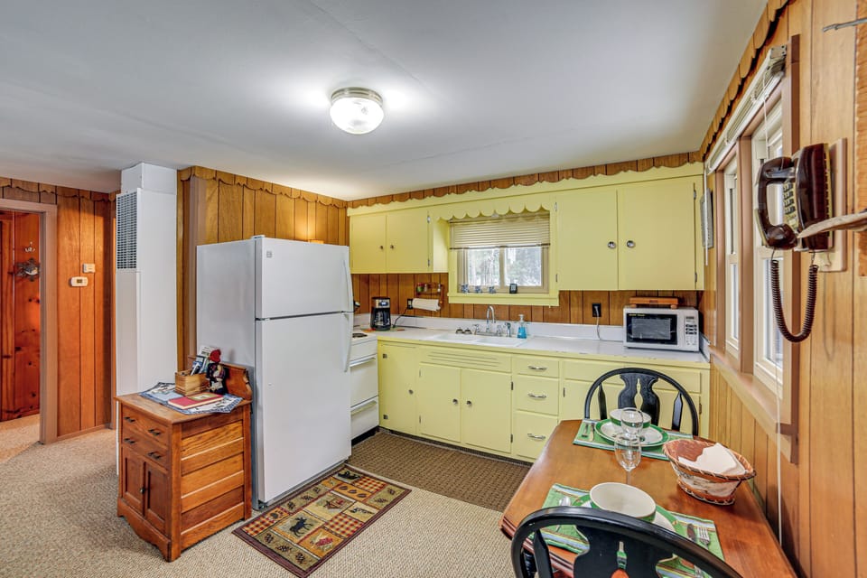 Kitchen | Single-Story Cabin | Free WiFi | Central Heating