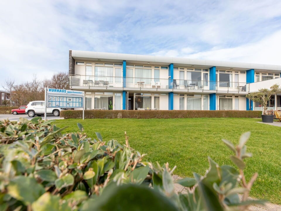 Apartment, Residential Area, Condominium, Commercial Building, Mixed-Use, Parking, Family Car, Balcony, Brutalist Architecture