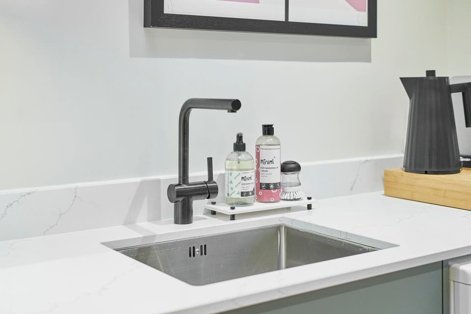 Hovera Cottage, Windermere - Host & Stay