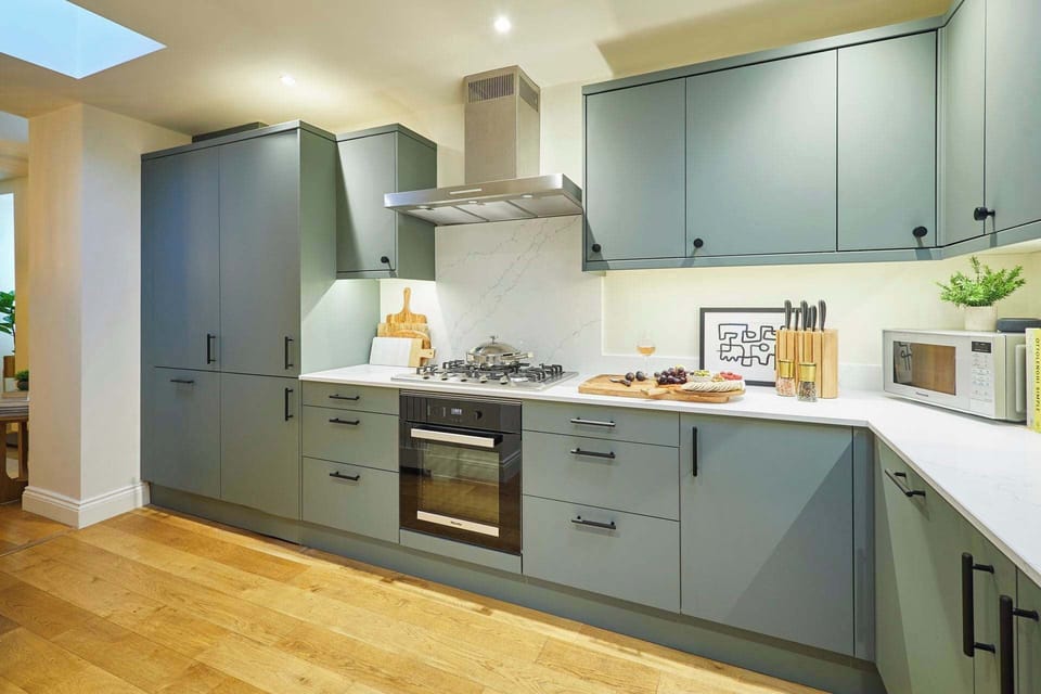 Hovera Cottage, Windermere - Host & Stay