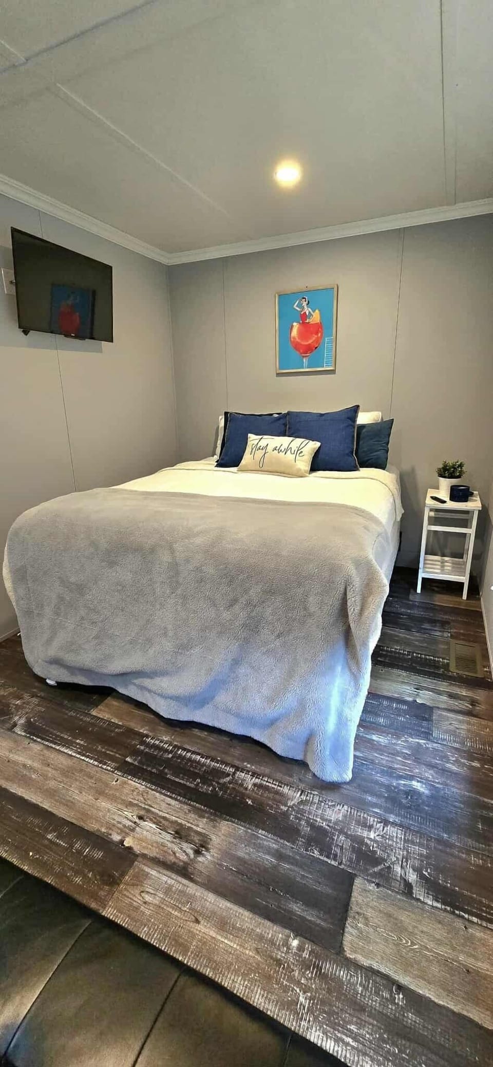 Queen bedroom