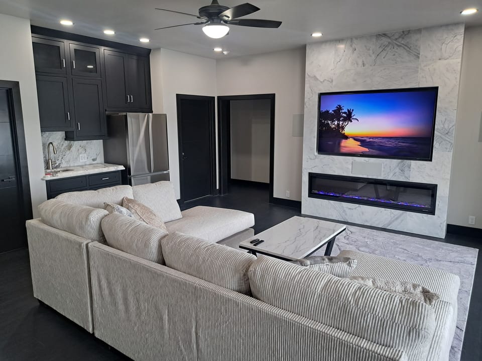 2nd Floor Living Room