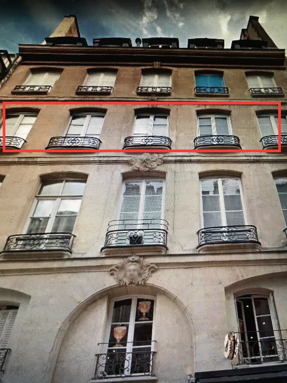 Apartment on the 3rd floor of a 'classified historic' building in St Germain
