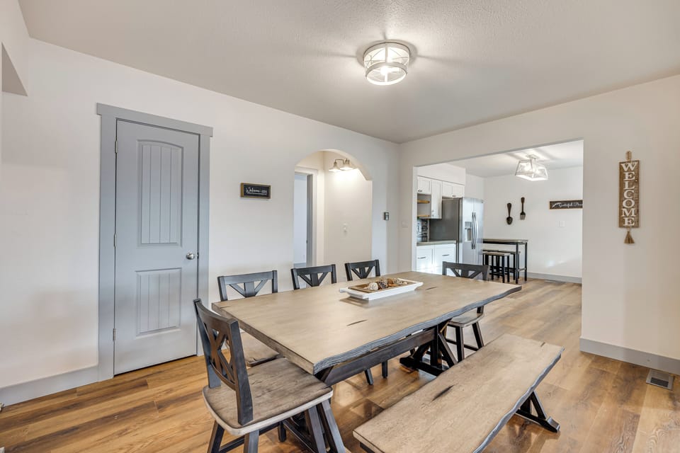 Dining Area | Dishware/Flatware | Trash Bags/Paper Towels