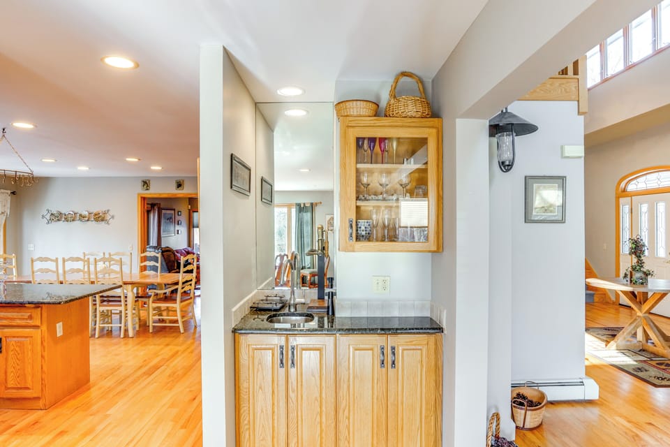 Wet Bar | 1st Floor