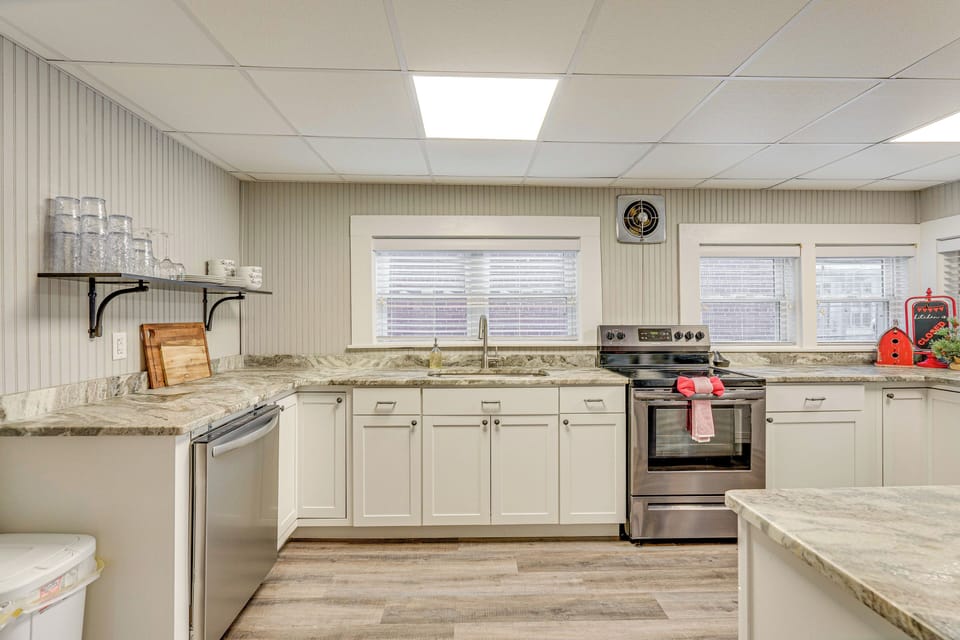 Kitchen | Drip & Pod Coffee Makers | Dishwasher | 1st Floor