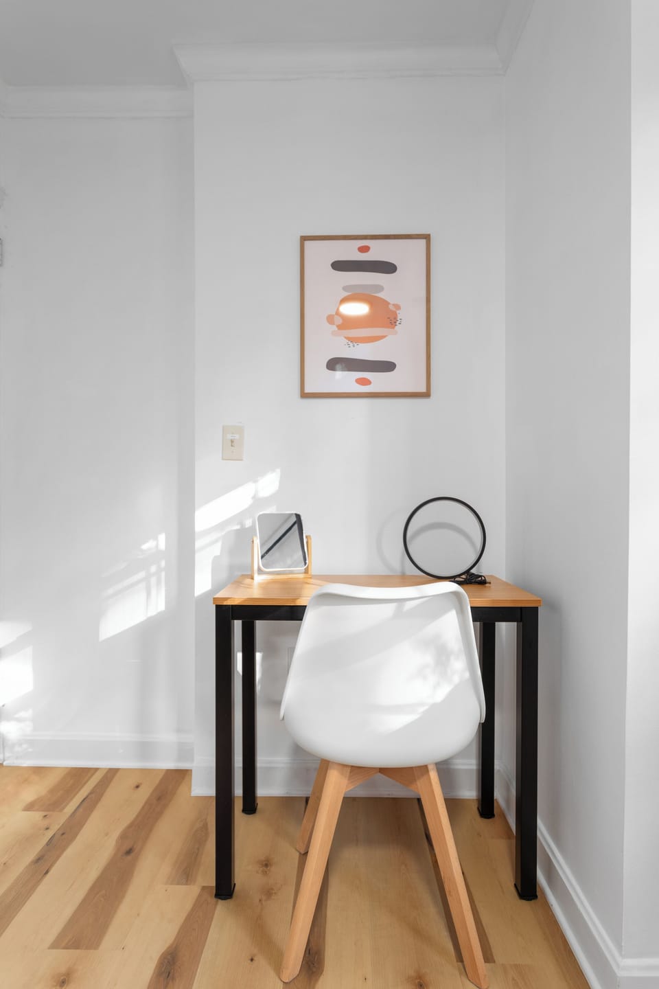 Bedroom 4: work desk