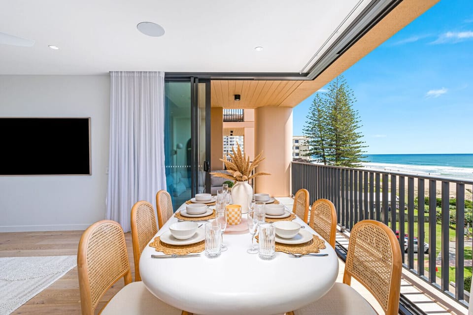 Dining with Ocean Views