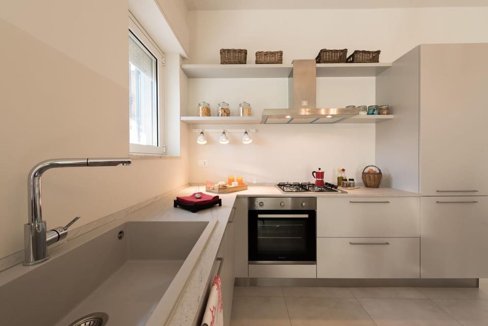 Dining Room, Kitchen