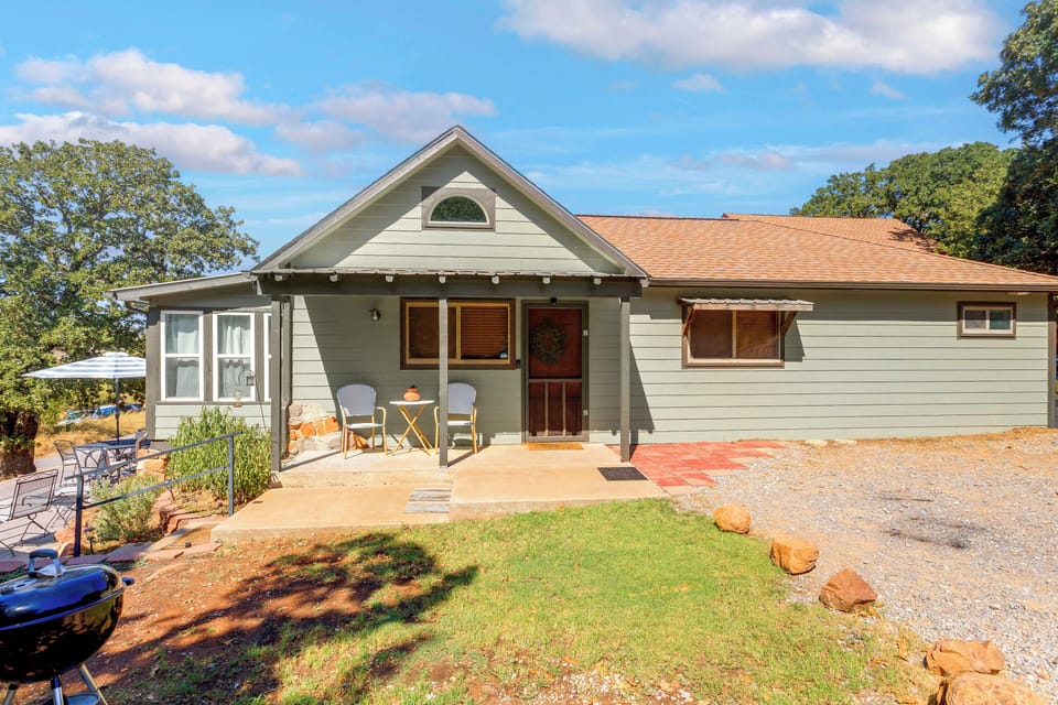 Property Exterior | Single-Story Home | Outdoor Fire Pit