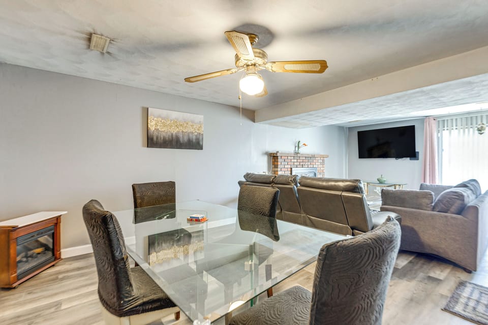 Belleville Vacation Rental | 3BR | 2BA | 1,150 Sq Ft | Steps to Enter