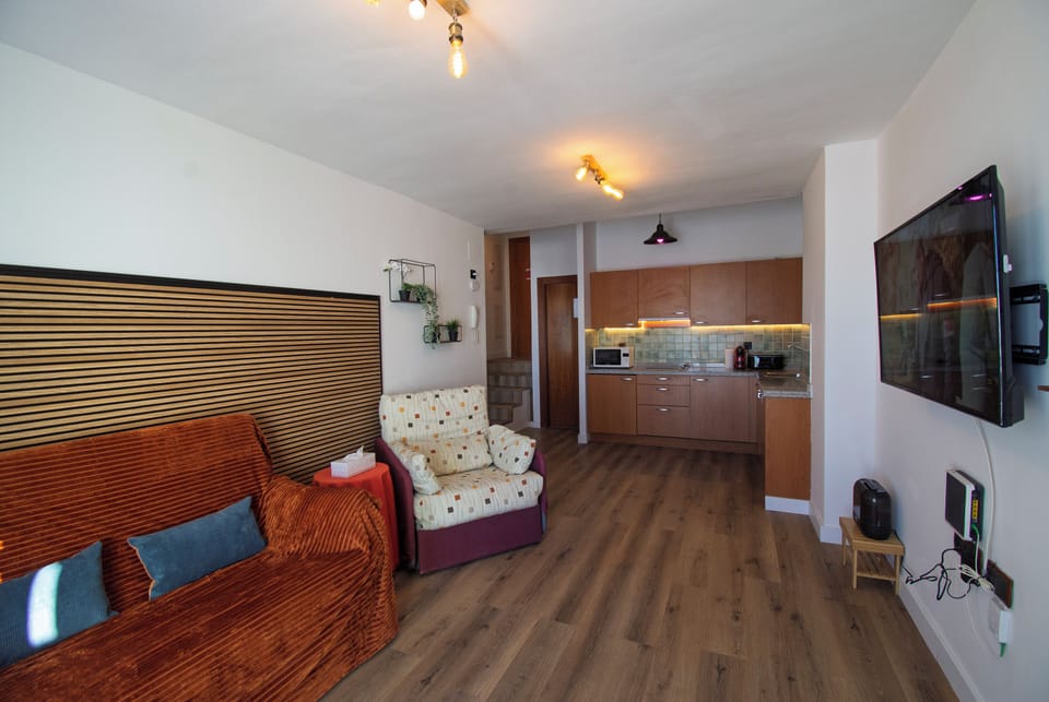 Living room with double + single sofa bed